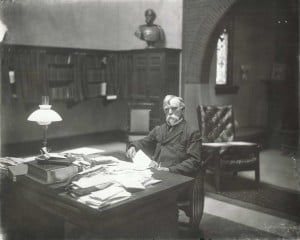 Statue Lew Wallace in his Study with the bust by Randolph Rogers on the bookcase