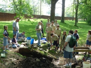 Anne Shaw discusses archaeology with a group of listeners