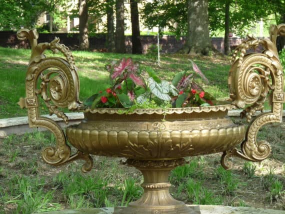 urn planted east